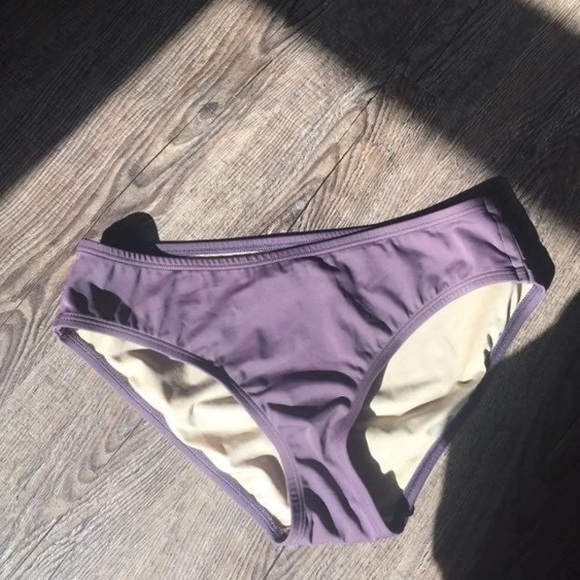 Victoria Secret purple bikini - Picture 7 of 12